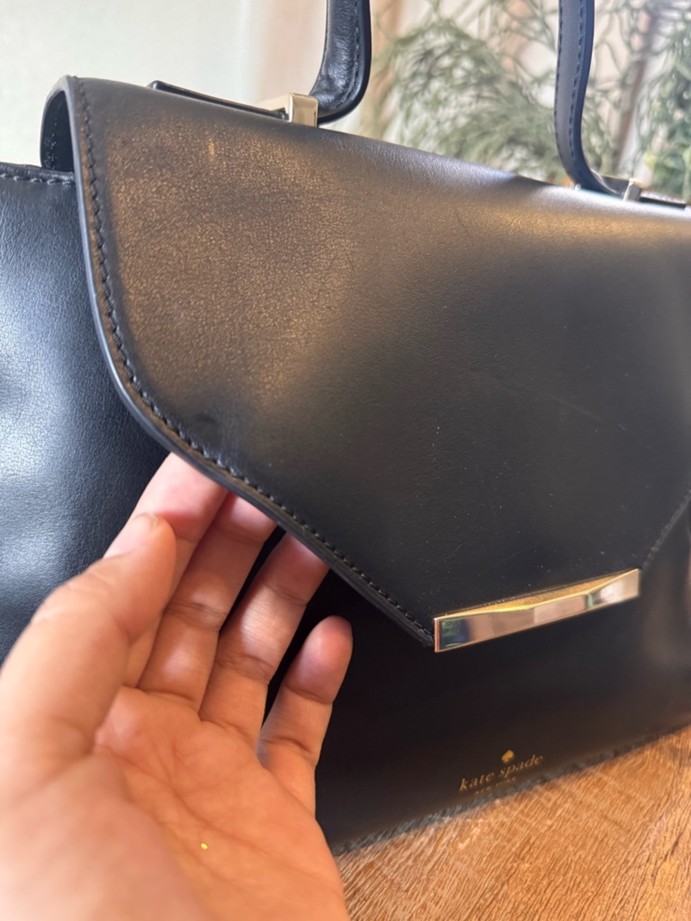 Kate Spade Black Leather Envelope Crossbody Bag with‎ Gold Bar - Picture 6 of 16